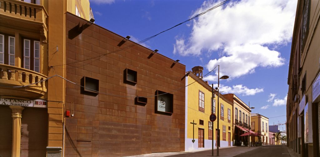 Edificio de aparcamientos