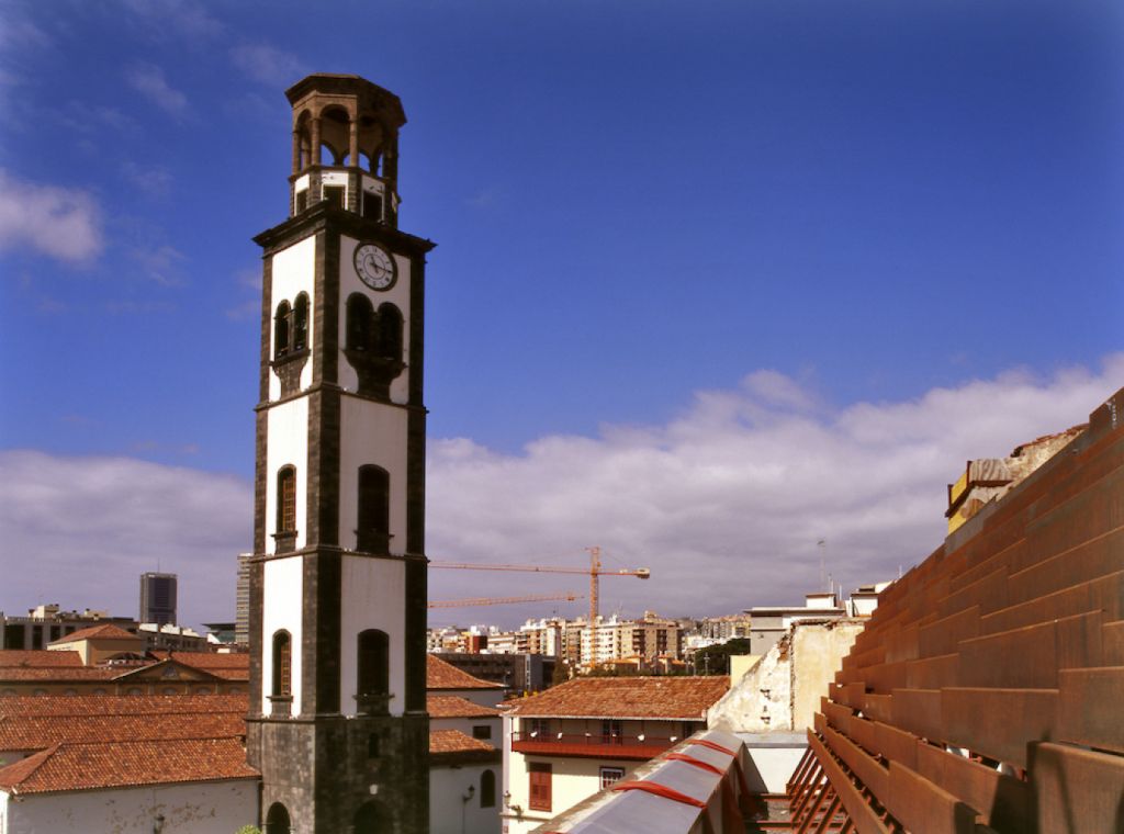 Edificio de aparcamientos